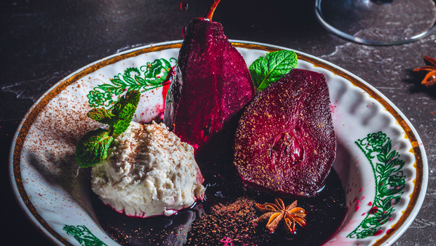 Rezeptbild für Rotweinbirnen mit Gorgonzolacreme