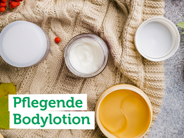 elbstgemachte Konfitüre in Gläsern; Text: "Konfitüre selbst gemacht".