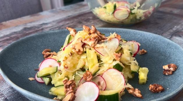 Rezeptbild für Kürbis-Rohkostsalat mit <br>karamellisierten Walnüssen