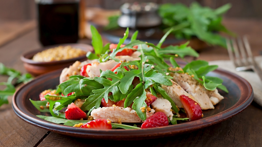 Rezeptbild für Frühlings-Salat mit Erdbeeren