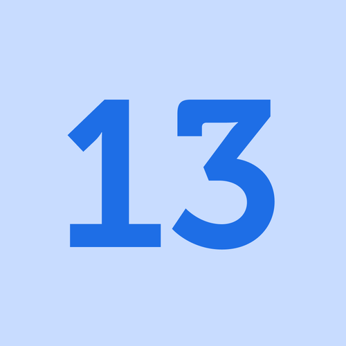 KI generiert: Große blaue Zahl 13 auf einem hellblauen Hintergrund.