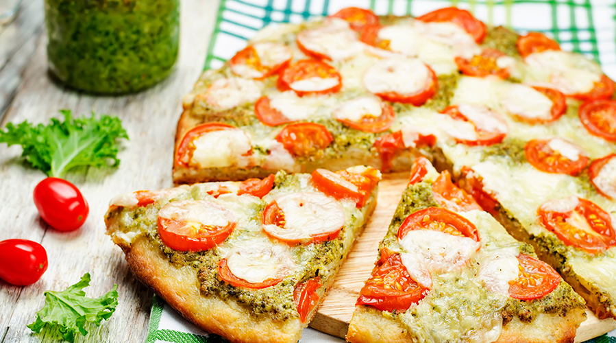 Rezeptbild für Pizza mit Grünkohlpesto