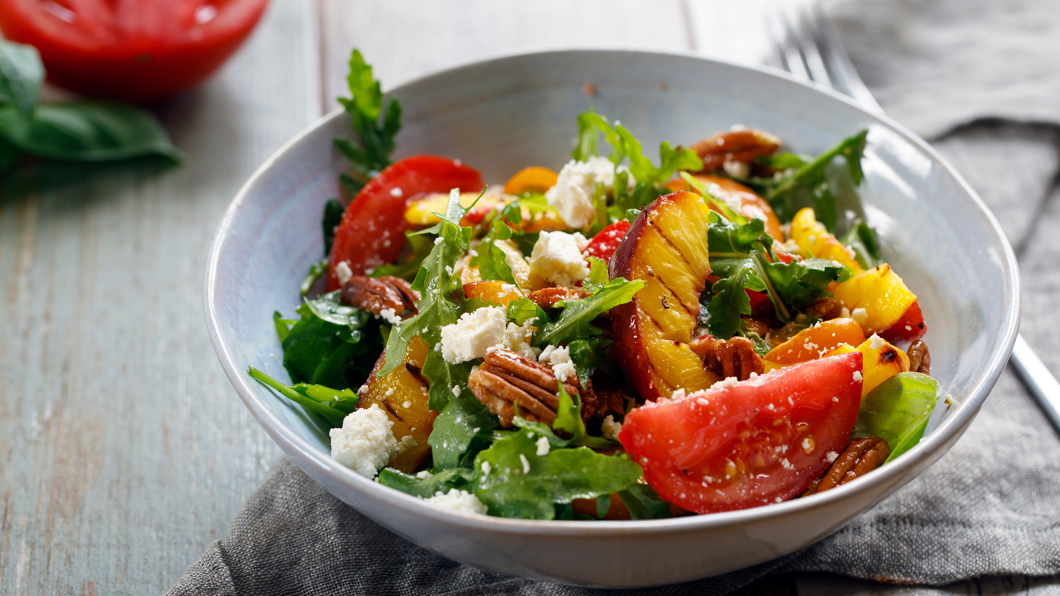 Rezeptbild für Sommer-Salat mit gegrilltem Pfirsich