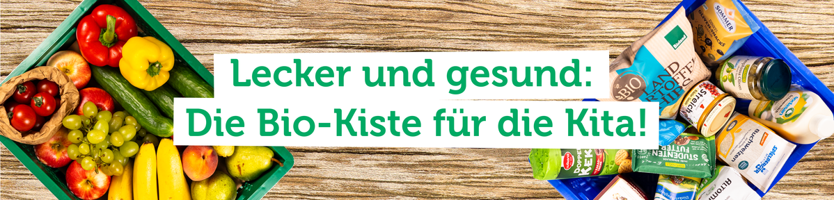 KI generiert: Zwei Kisten mit frischen Lebensmitteln und Text: "Lecker und gesund: Die Bio-Kiste für die Kita!"