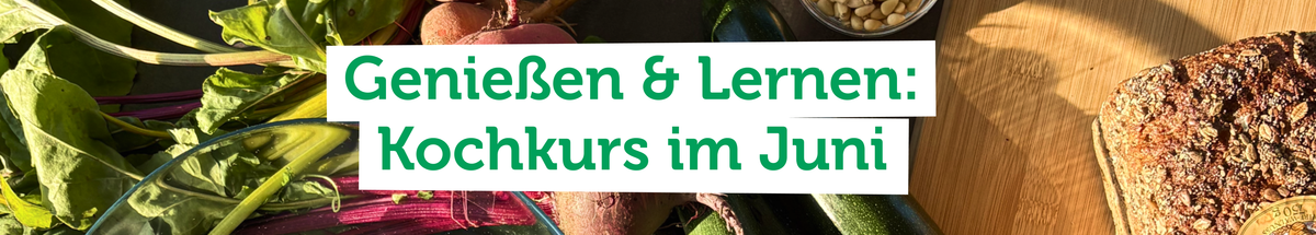 KI generiert: Frisches Gemüse und Brot. Text: "Genießen & Lernen: Kochkurs im Juni".