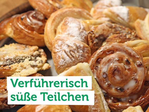 KI generiert: Eine Auswahl an süßem Gebäck. Text: "Verführerisch süße Teilchen".
